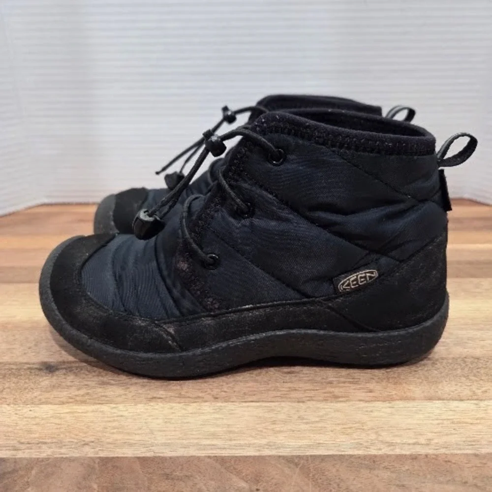 KEEN Howser II Waterproof Chukka Boots Kids Size 4 Black Winter Snow Shoes